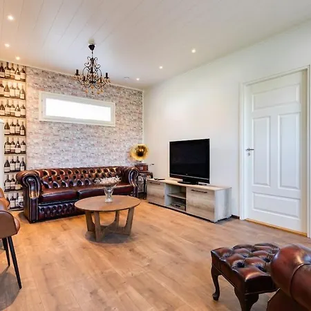 فيلة Luxury Santa Hill